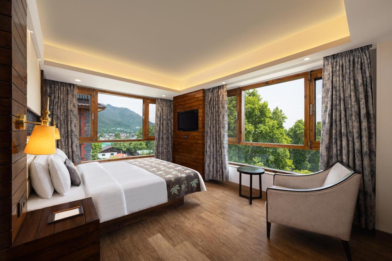 Готель Golden Tulip Srinagar Екстер'єр фото