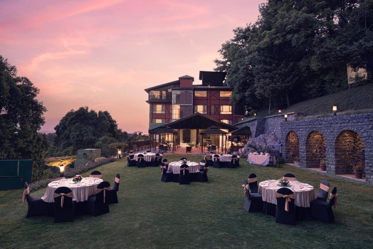 Готель Golden Tulip Srinagar Екстер'єр фото